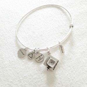 Alex & Ani Graduation Cap 2017 Rafaelian Bracelet